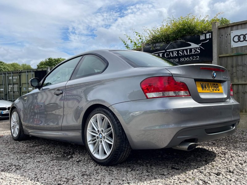 BMW 1 SERIES