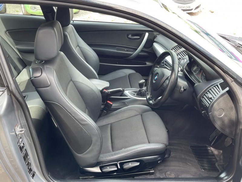 BMW 1 SERIES