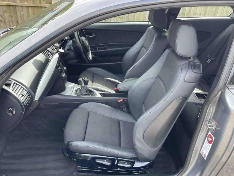 BMW 1 SERIES