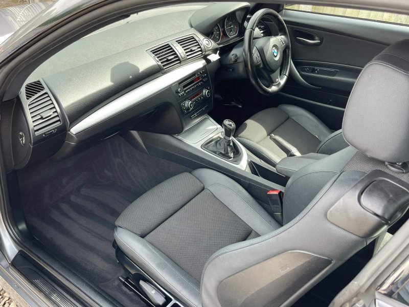 BMW 1 SERIES