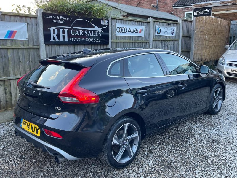VOLVO V40