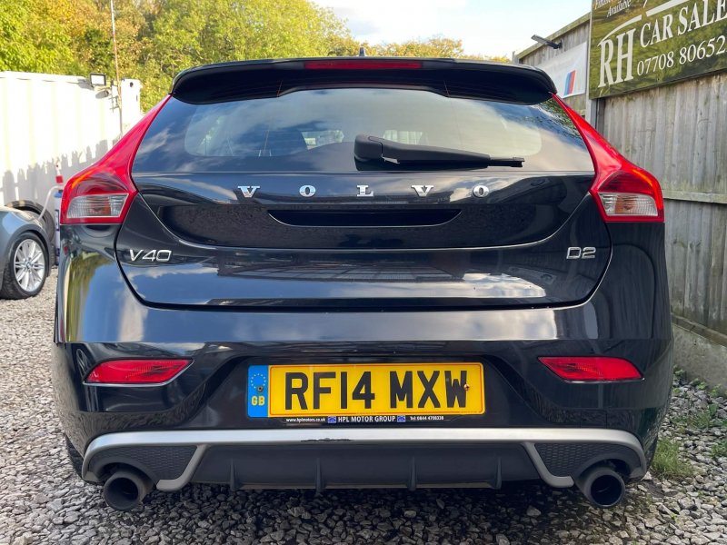 VOLVO V40