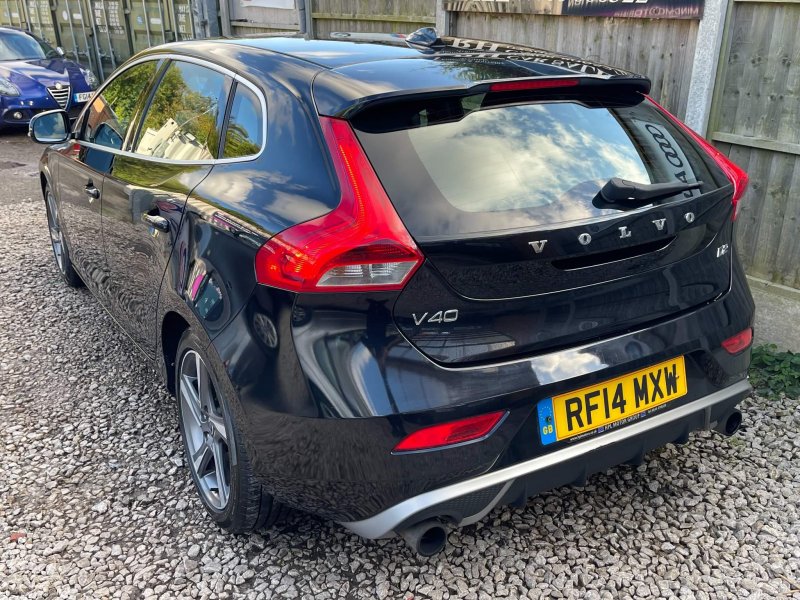 VOLVO V40