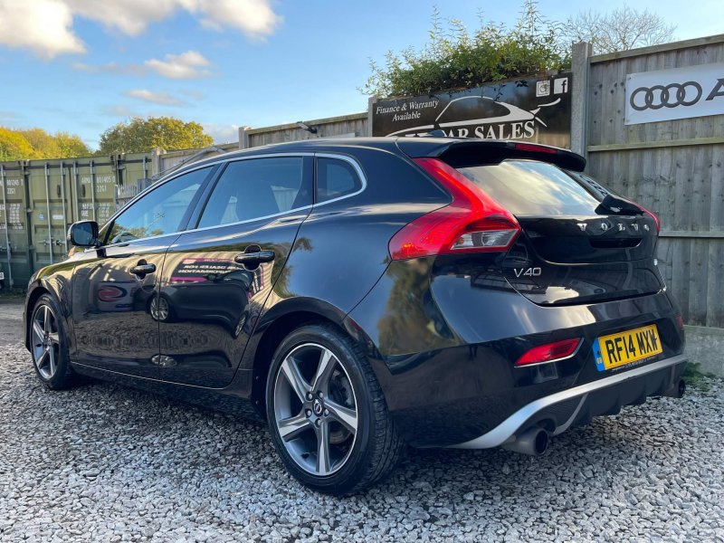 VOLVO V40