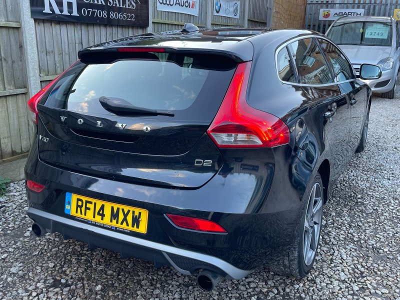 VOLVO V40