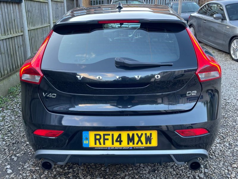 VOLVO V40