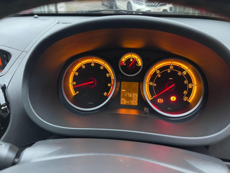 VAUXHALL CORSA