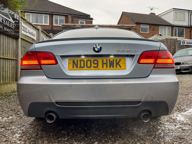 BMW 3 SERIES