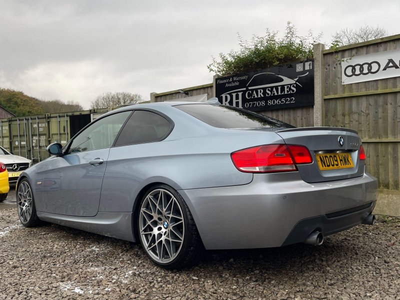 BMW 3 SERIES