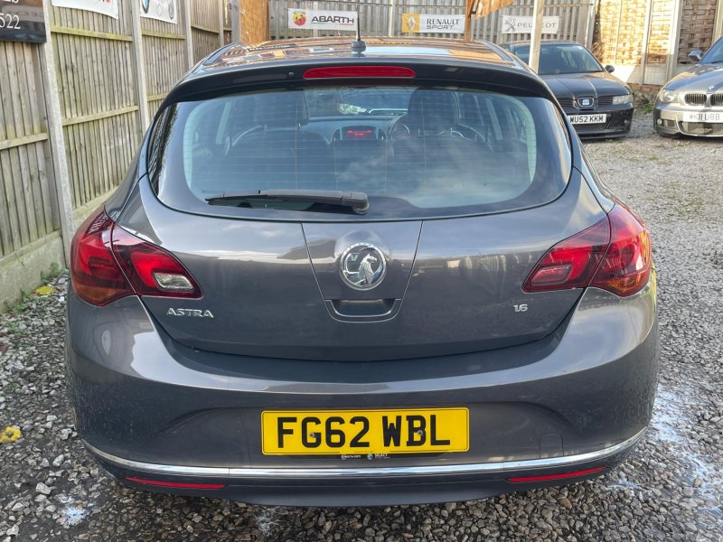 VAUXHALL ASTRA