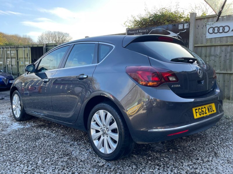 VAUXHALL ASTRA