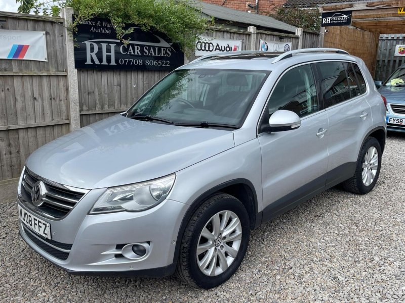 VOLKSWAGEN TIGUAN 2.0 TDI SE Auto 4WD Euro 4 5dr